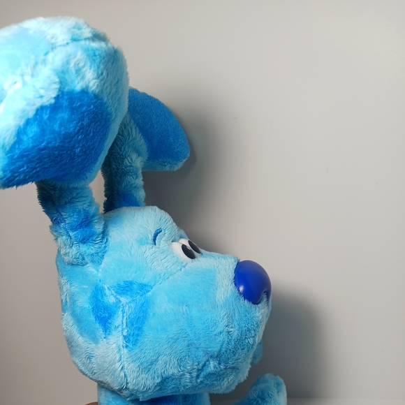Blue's Clues Peekaboo Blue Plush Stuffed Animal Interactive Toy Dog - Picture 8 of 13